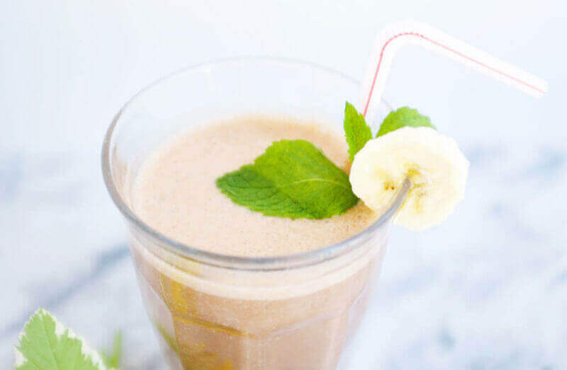 Banana, Dates & Cacao Smoothie