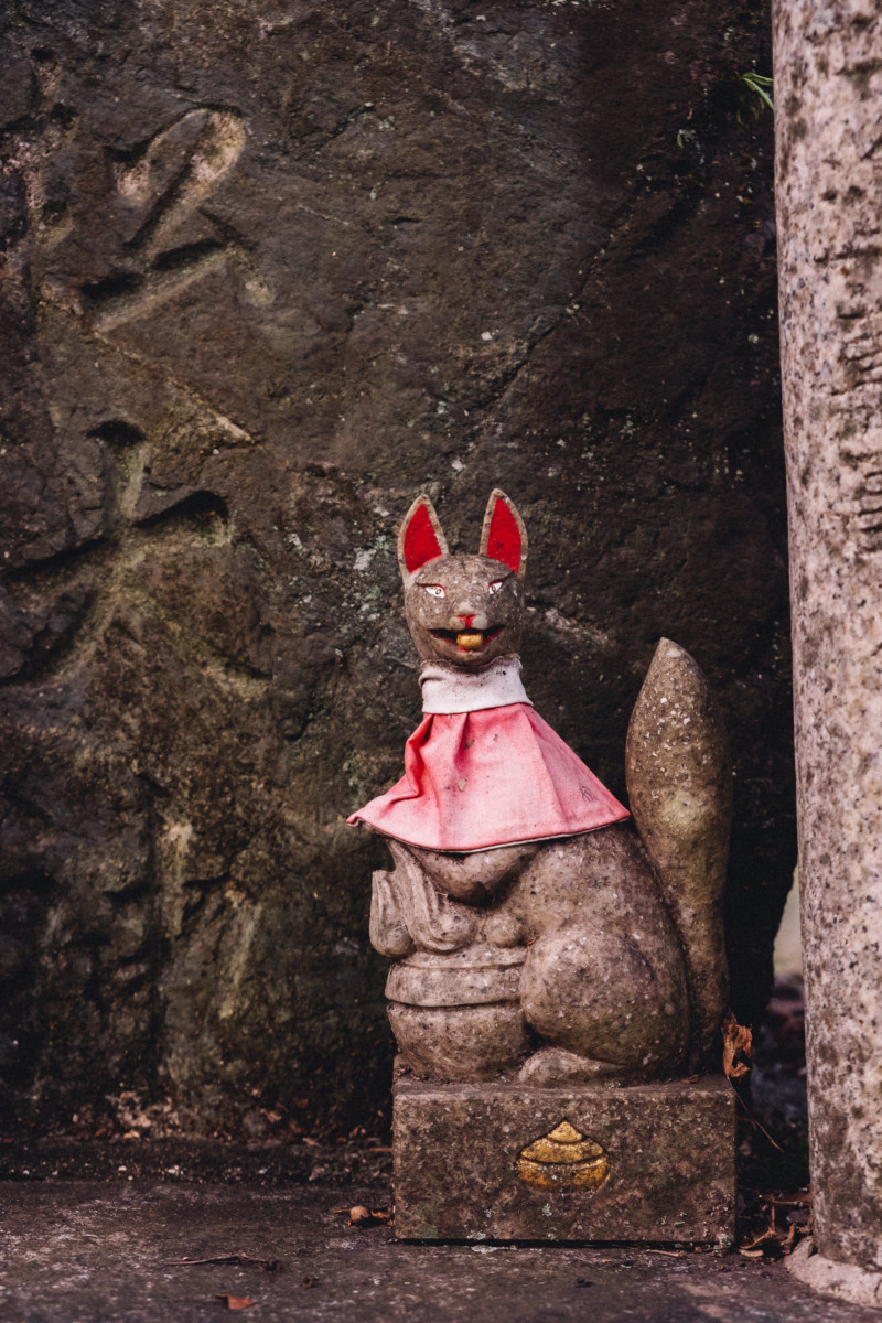 The Best Day at the Kyoto Fox Shrine - She's So Bright, Japan, Kyoto, Fushimi Inari Shrine, Travel, World Spots, Wanderlust, Tourist, Must See, Travel Photography, Patterns